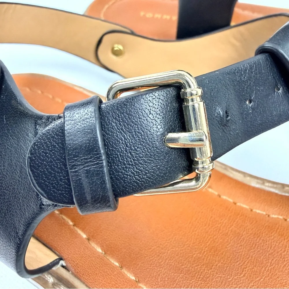 Tommy Hilfiger Black Leather Thong Sandals Gold Logo Size 10M - Picture 6 of 8